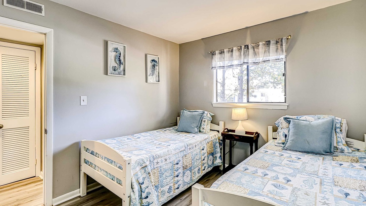 Photo of Bedroom in Folly Field