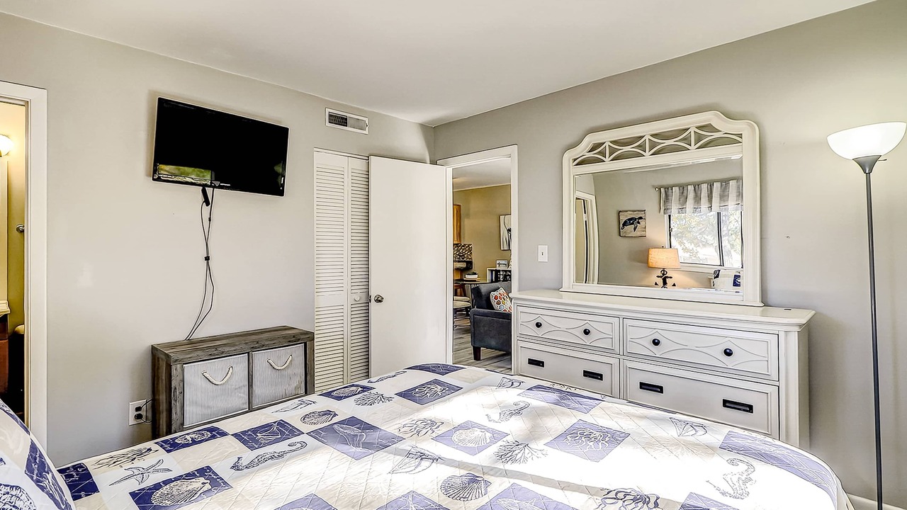 Photo of Bedroom in Folly Field