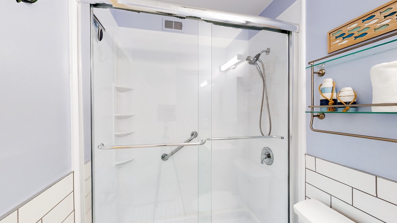 Photo of Bathroom in Folly Field