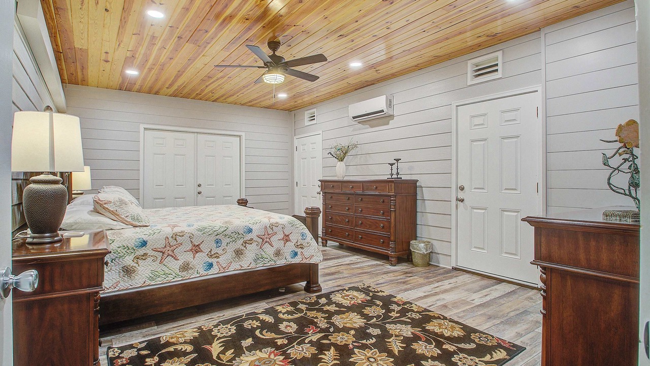 Photo of Bedroom in Edisto Island