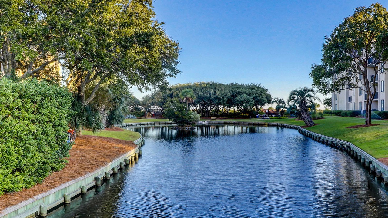 Photo of Outdoor in Folly Field