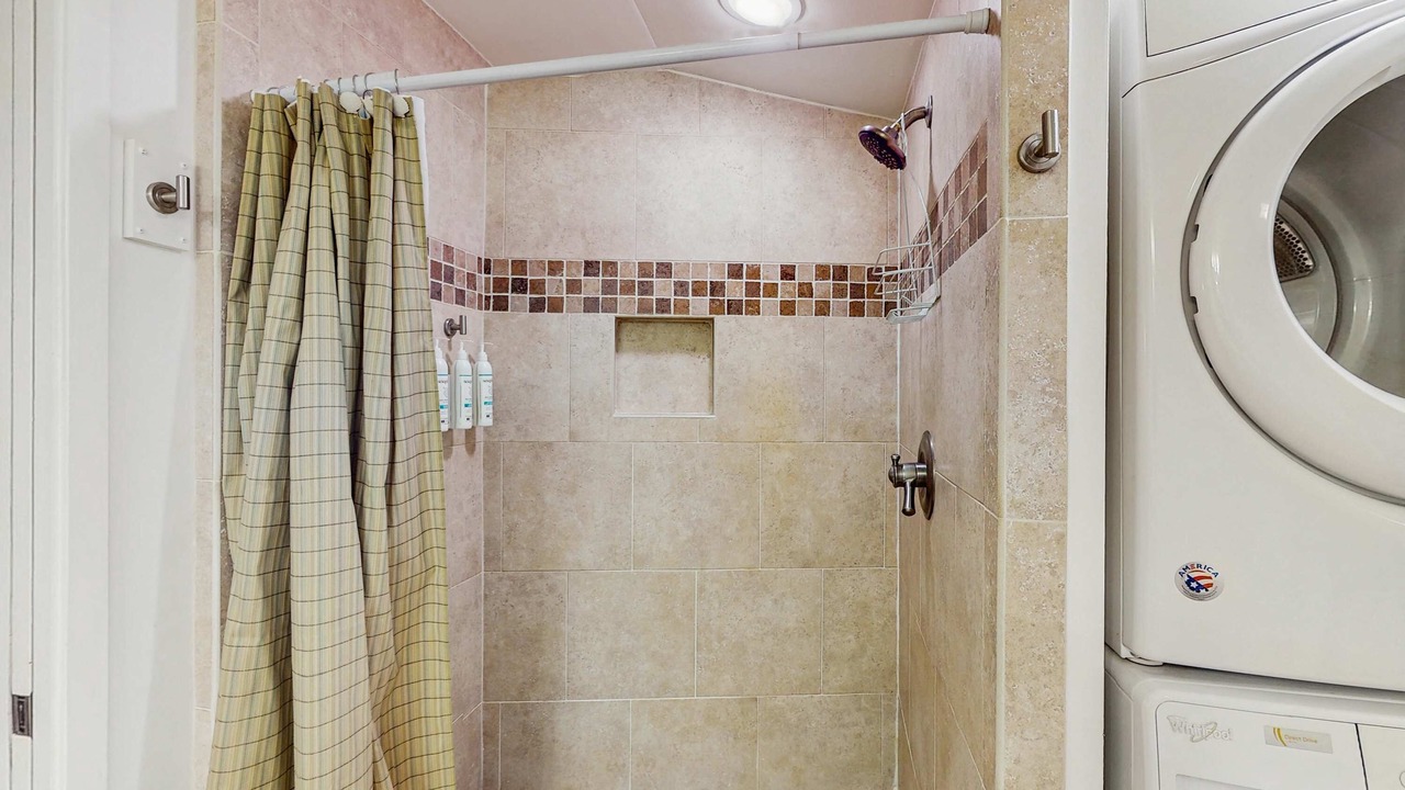 Photo of Bathroom in Night Heron