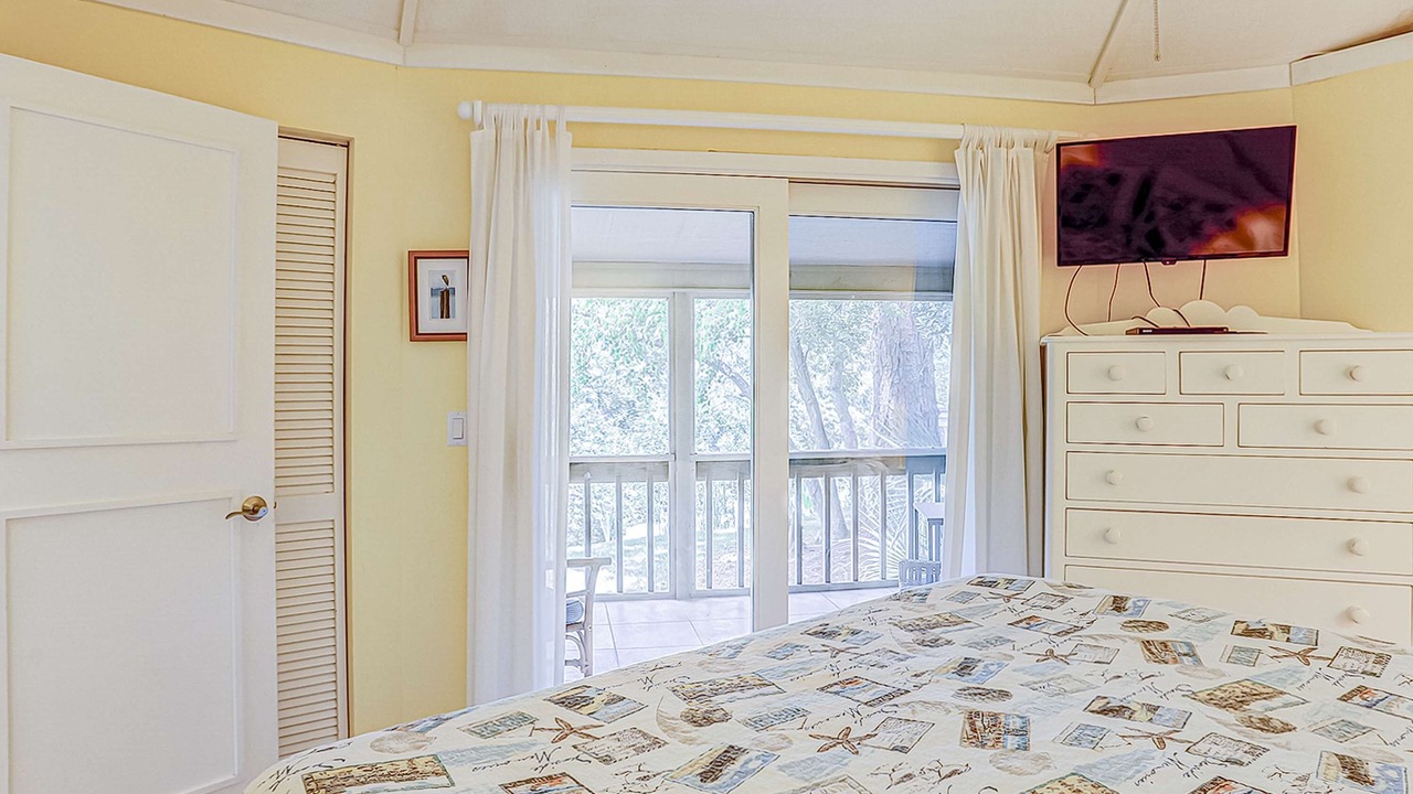 Photo of Bedroom in Night Heron