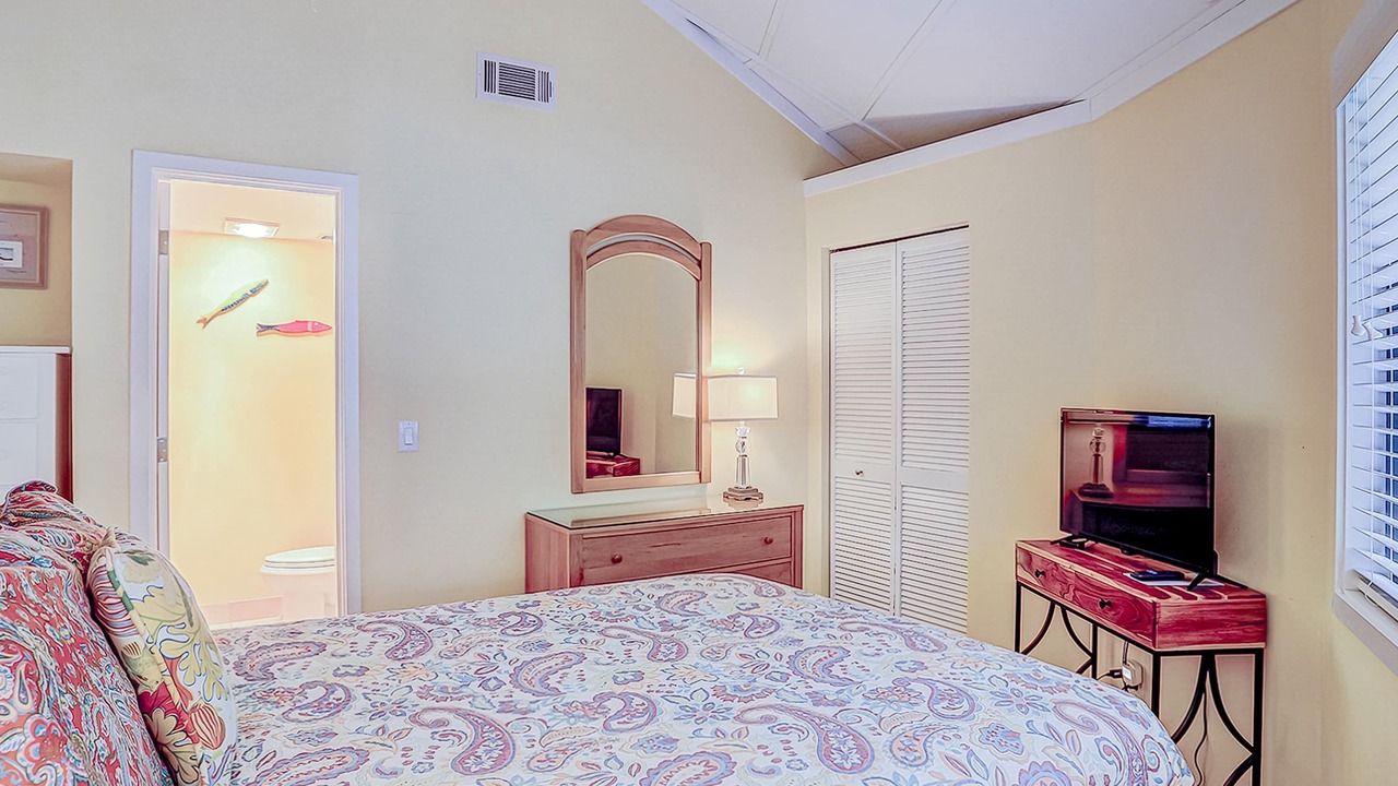Photo of Bedroom in Night Heron