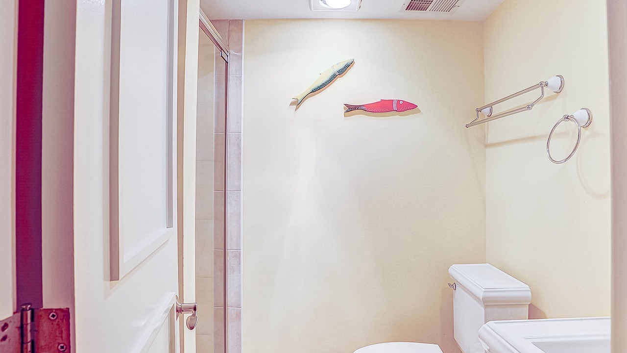 Photo of Bathroom in Night Heron