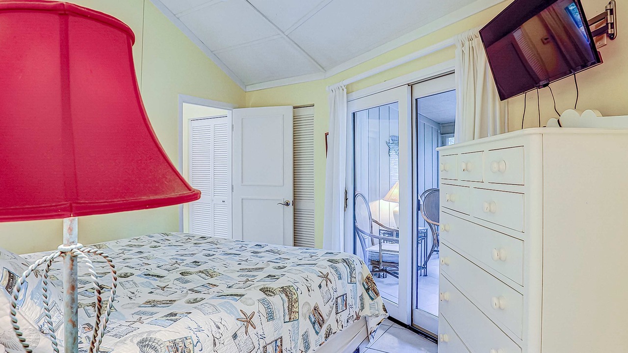 Photo of Bedroom in Night Heron