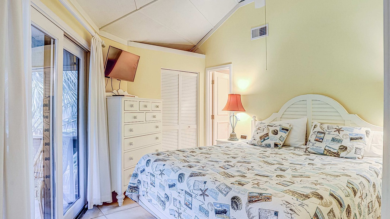 Photo of Bedroom in Night Heron