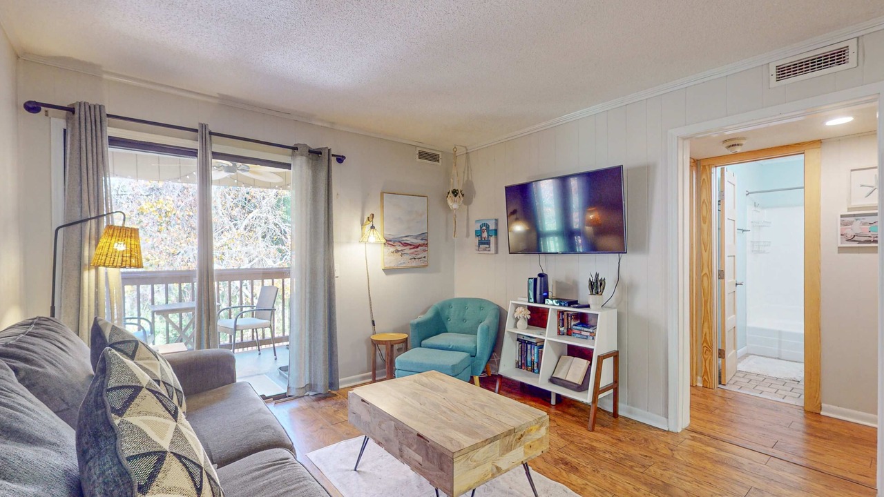 Photo of Livingroom in North Forest Beach