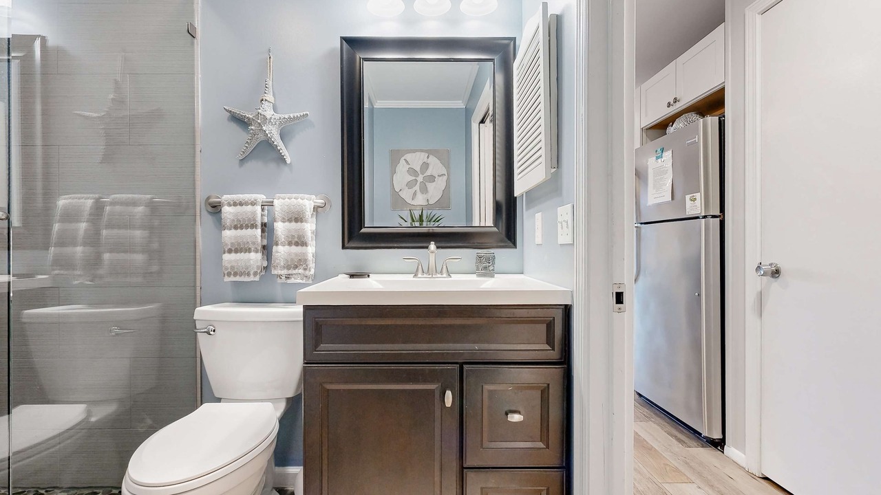 Photo of Bathroom in Folly Field
