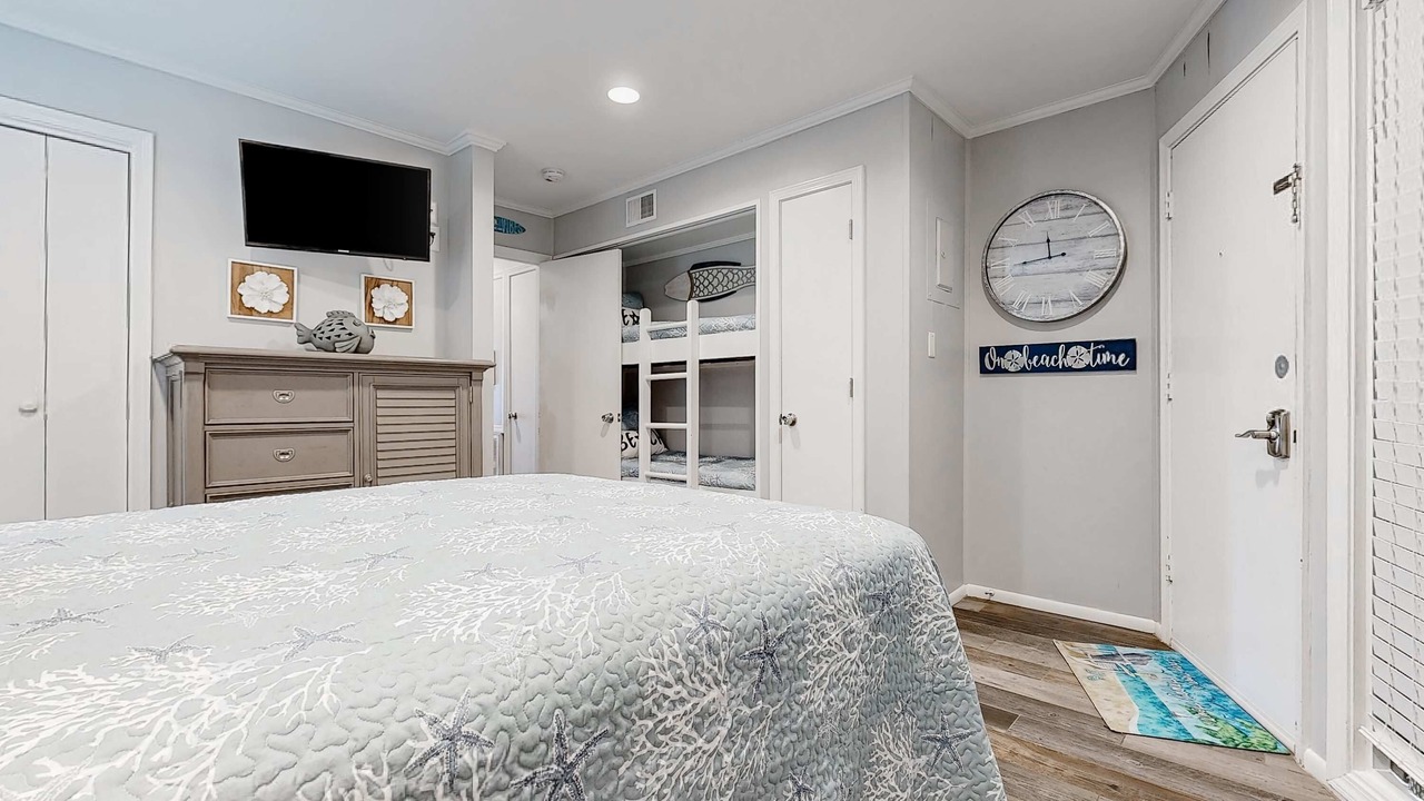 Photo of Bedroom in Folly Field