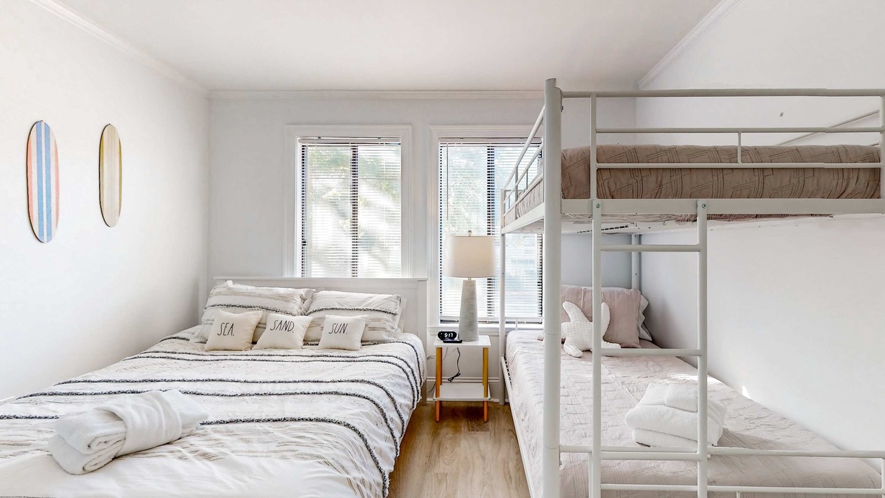 Photo of Bedroom in Palmetto Dunes