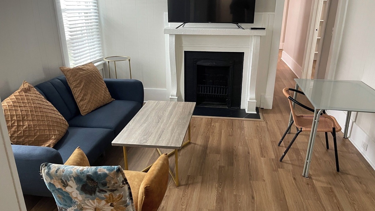 Photo of Livingroom in Thomas Square