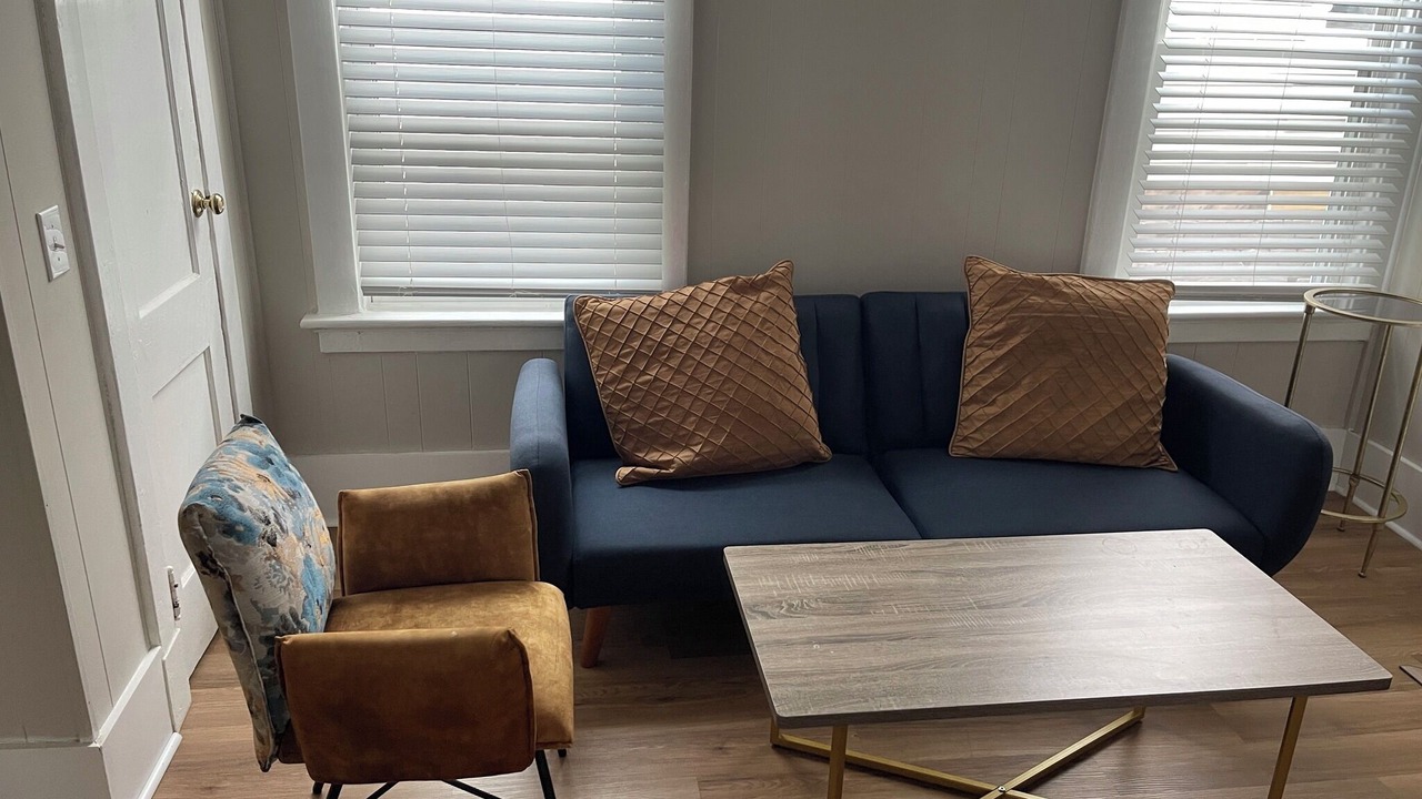 Photo of Livingroom in Thomas Square