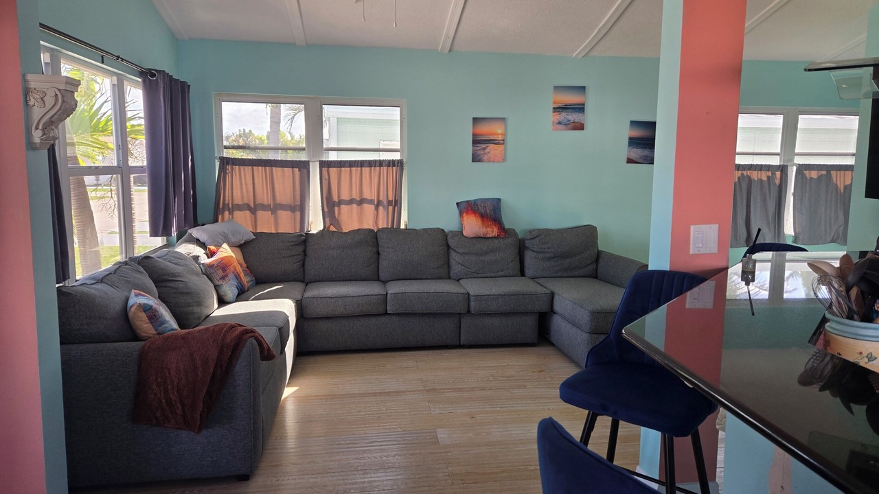Photo of Livingroom in Hutchinson Island South