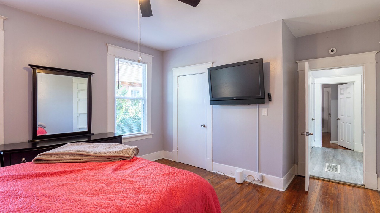Photo of Bedroom in Midtown