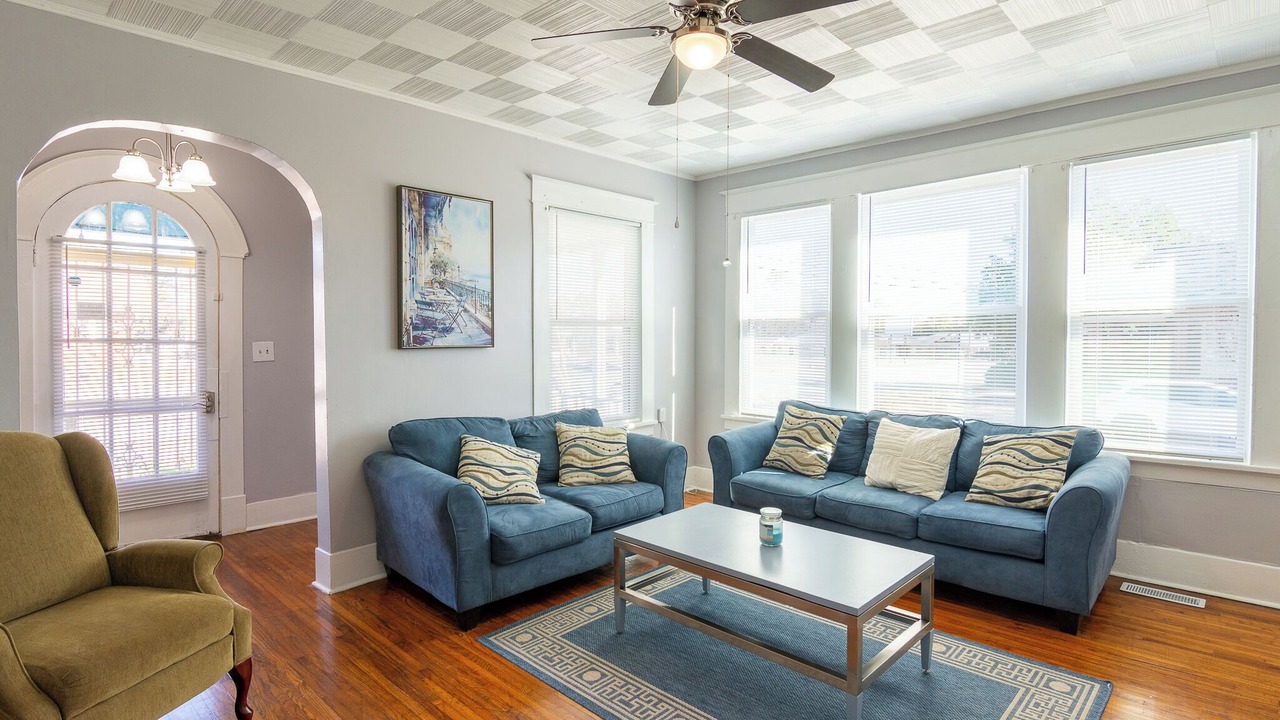 Photo of Livingroom in Midtown