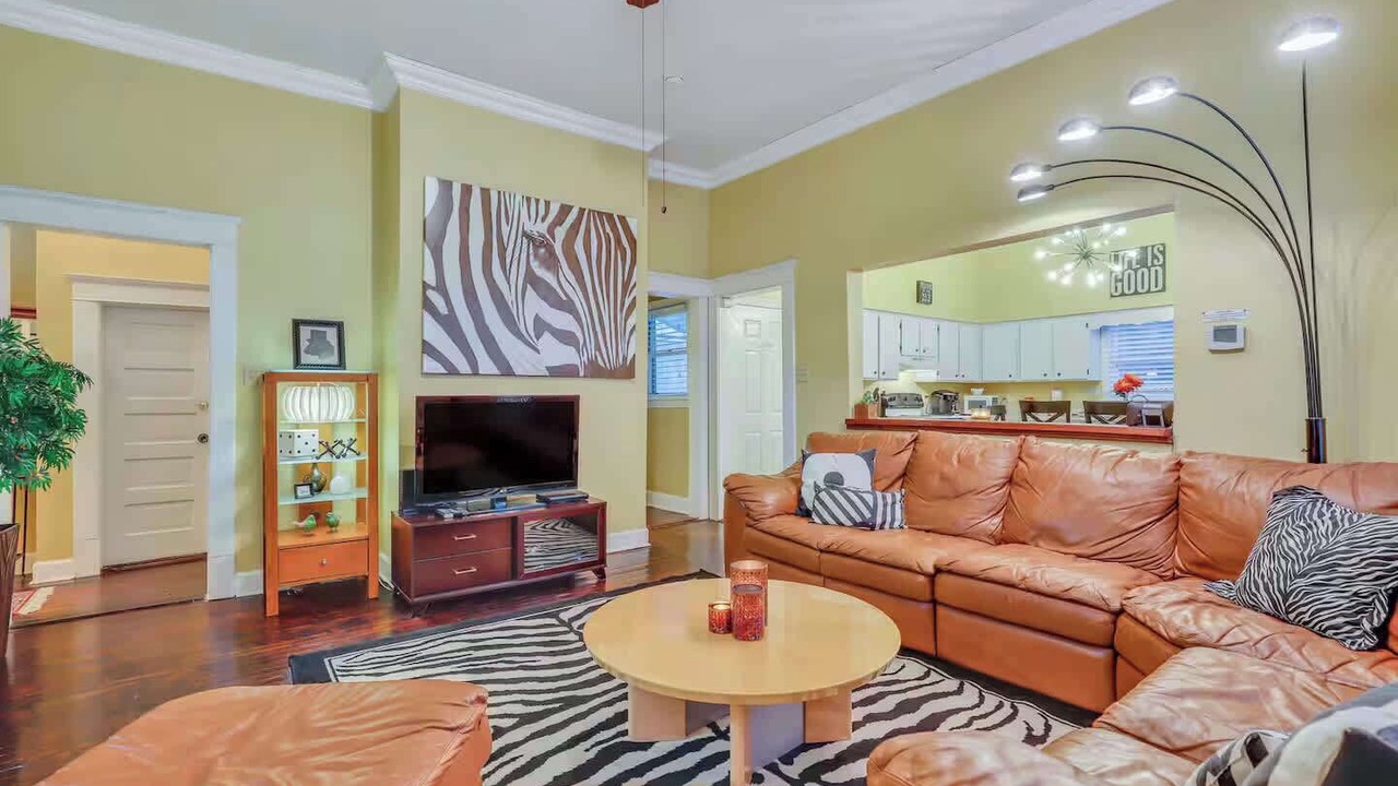 Photo of Livingroom in Dixon Park