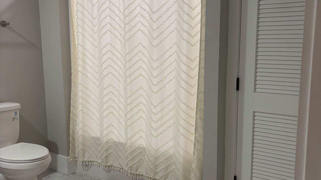 Photo of Bathroom in Melrose on the Beach