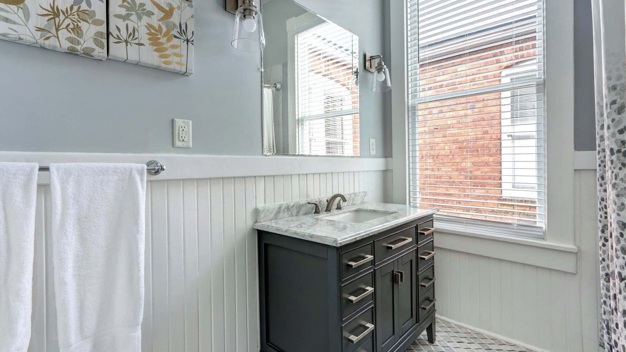 Photo of Bathroom in Dixon Park