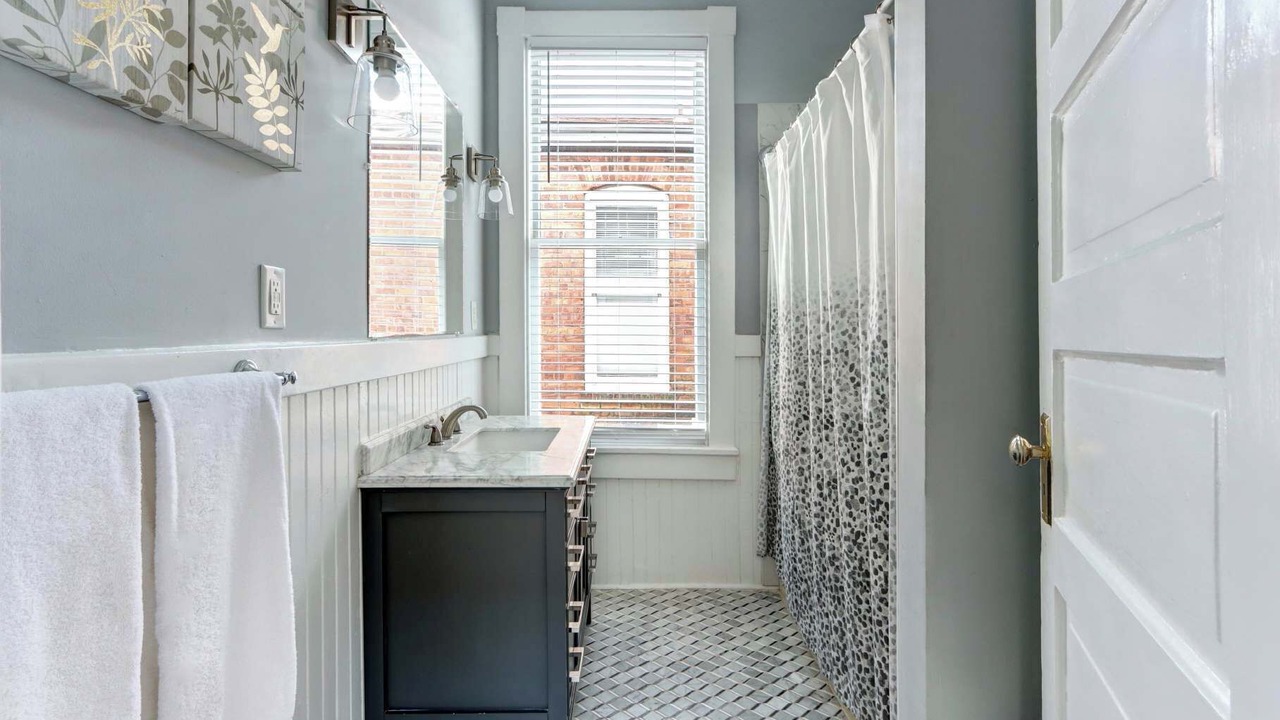 Photo of Bathroom in Dixon Park