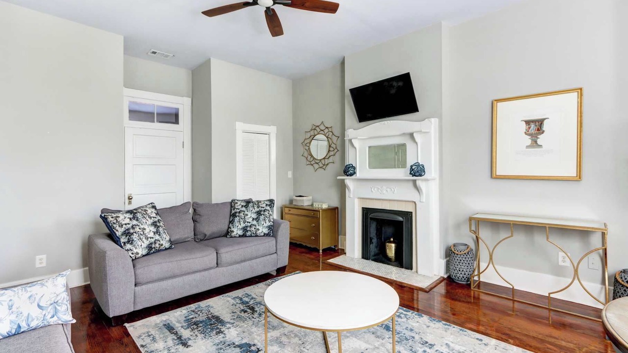 Photo of Livingroom in Dixon Park