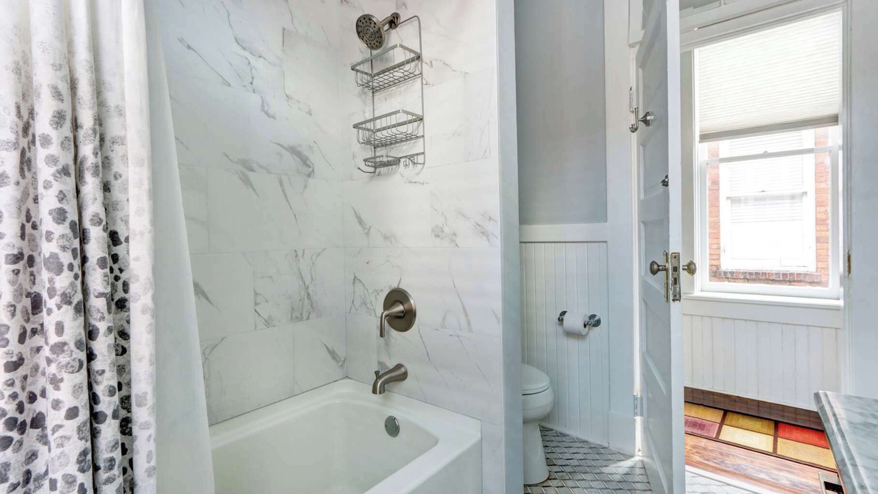 Photo of Bathroom in Dixon Park