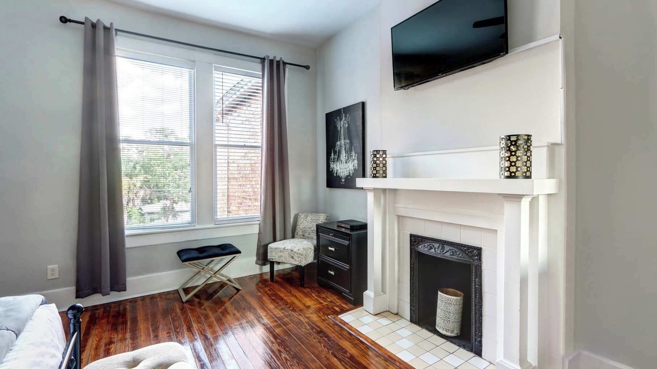Photo of Livingroom in Dixon Park