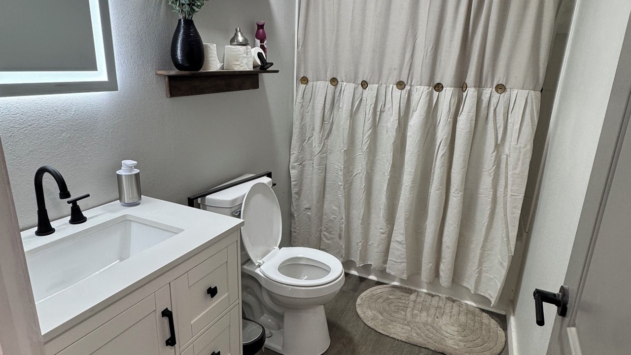 Photo of Bathroom in Blackshear