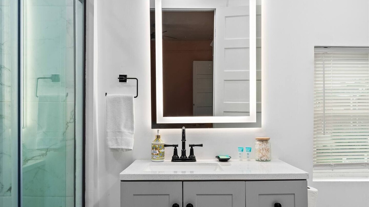 Photo of Bathroom in Dixon Park