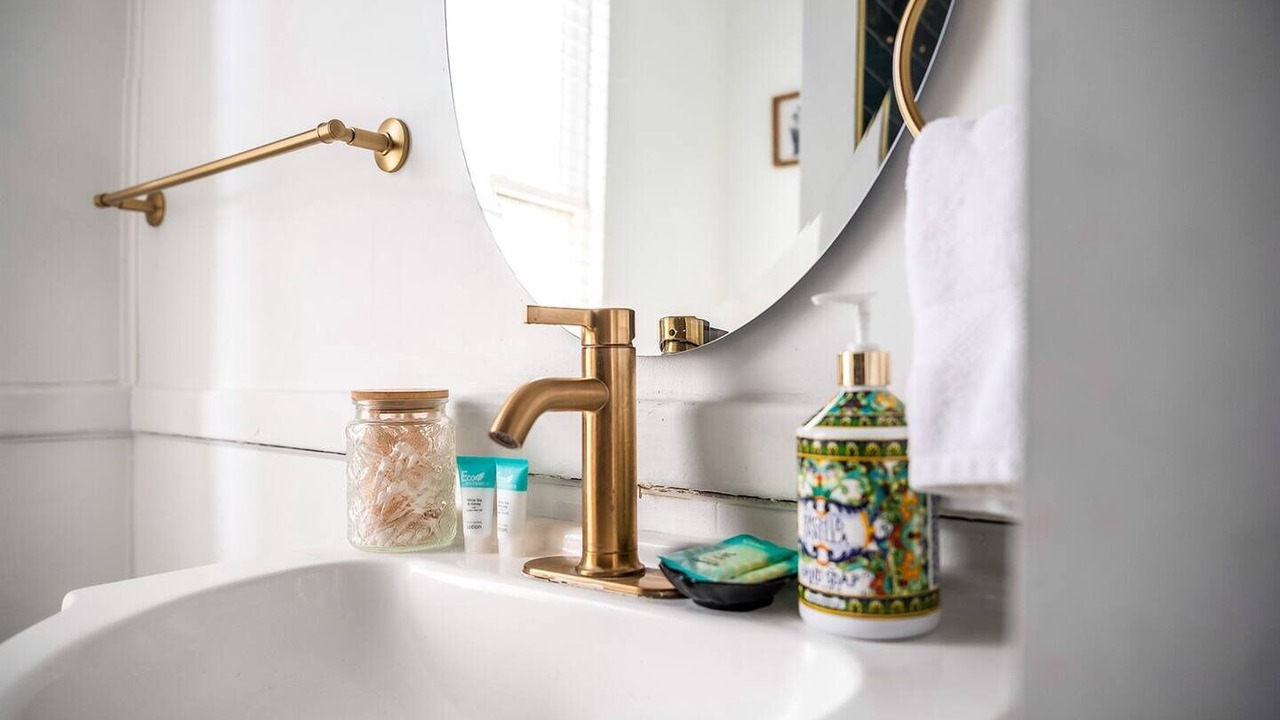 Photo of Bathroom in Dixon Park