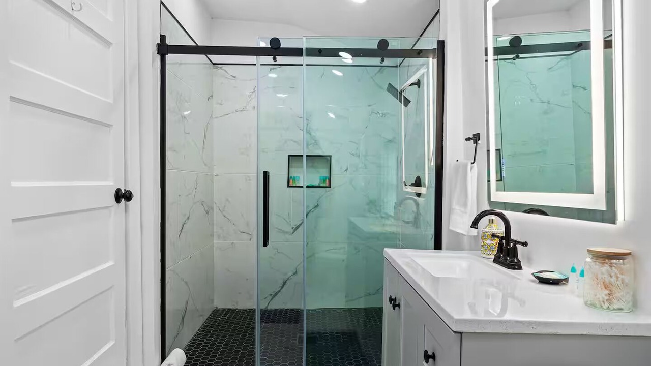 Photo of Bathroom in Dixon Park