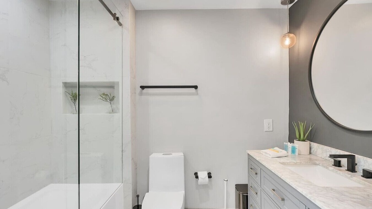 Photo of Bathroom in South Eola