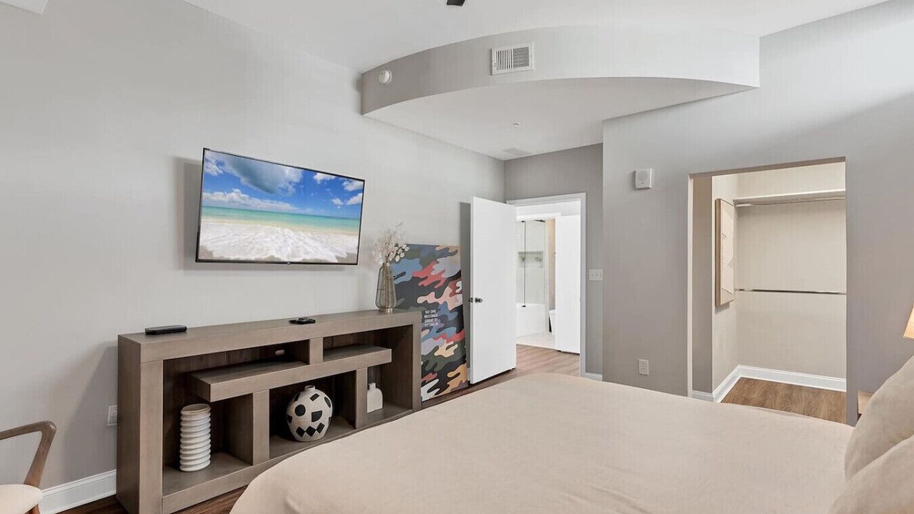 Photo of Bedroom in South Eola