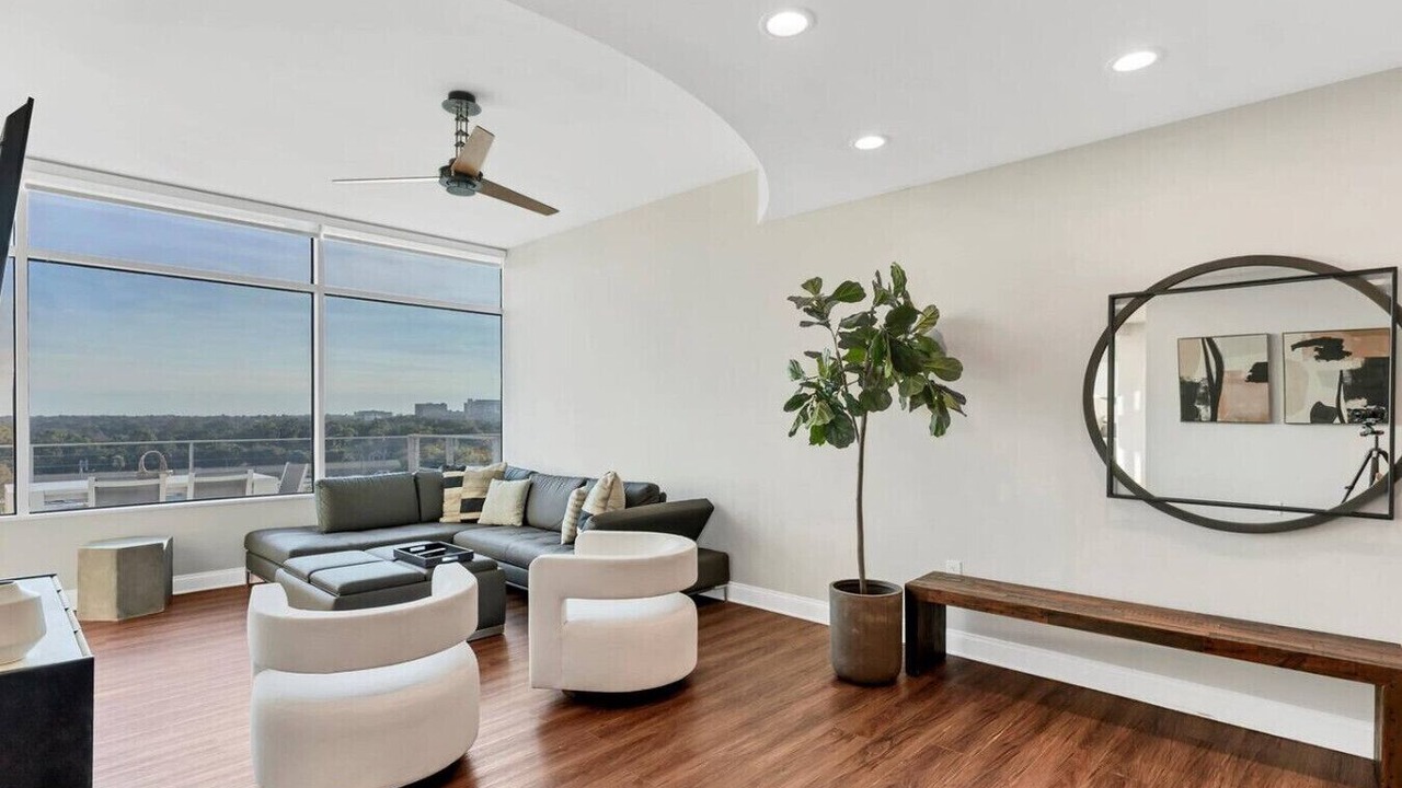 Photo of Livingroom in South Eola