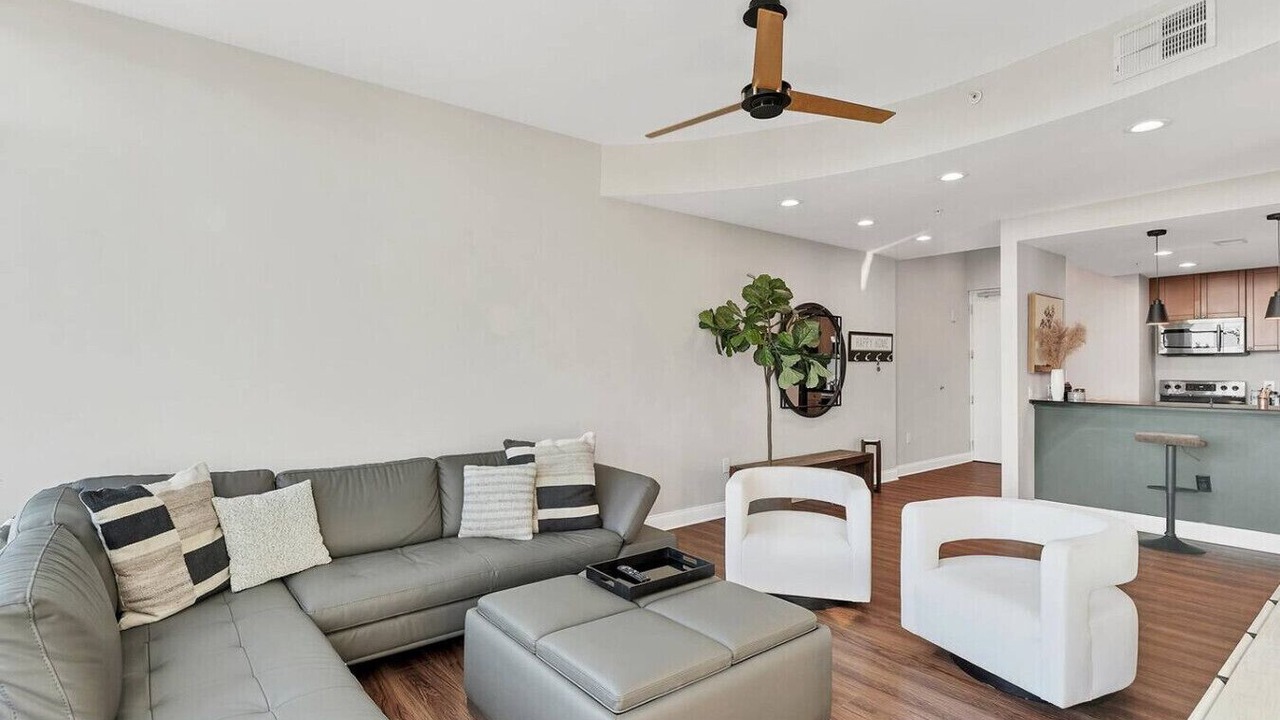 Photo of Livingroom in South Eola