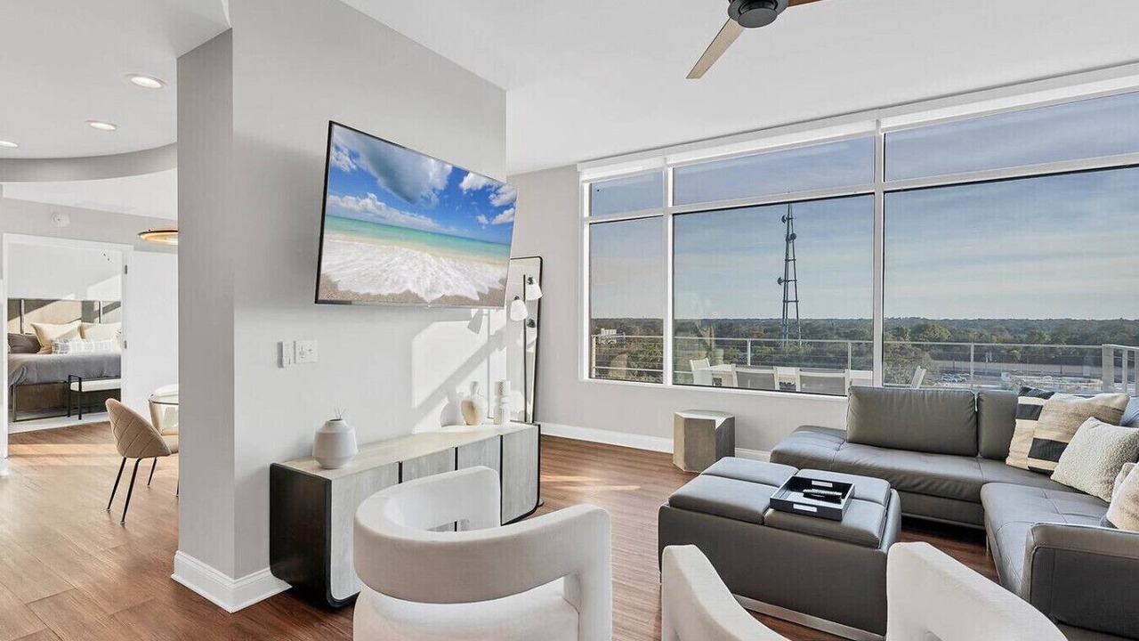 Photo of Livingroom in South Eola