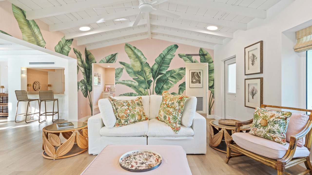 Photo of Livingroom in Central Beach