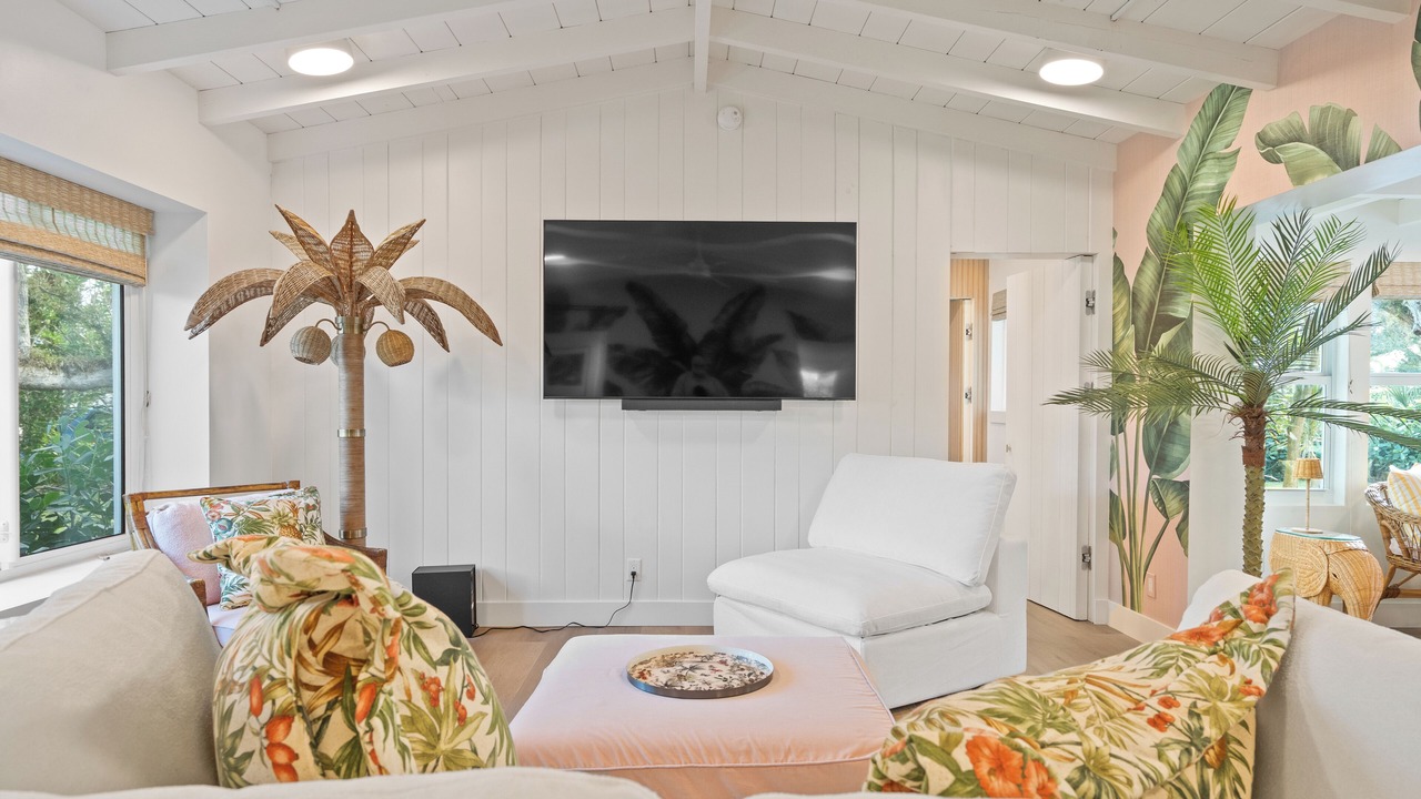 Photo of Livingroom in Central Beach