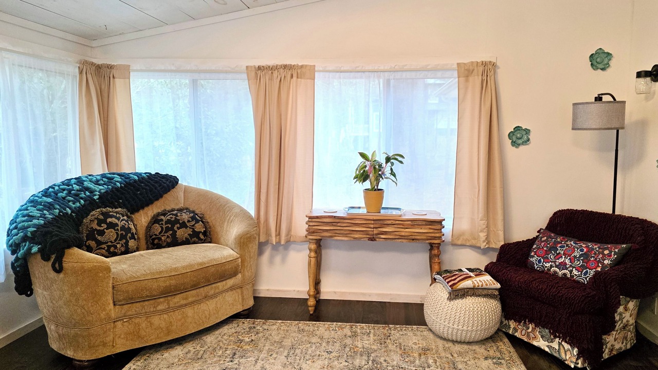 Photo of Livingroom in Langley