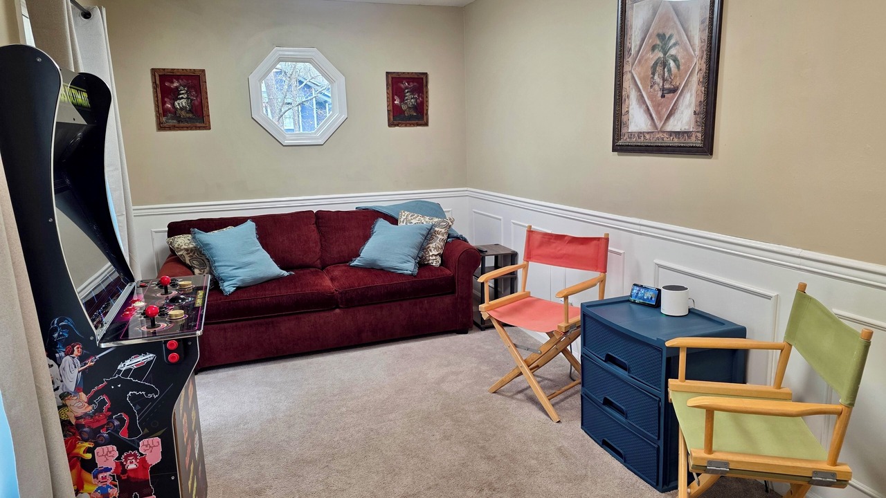 Photo of Livingroom in Langley