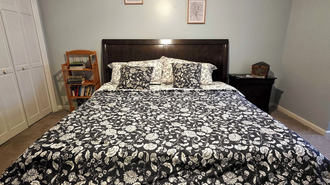 Photo of Bedroom in Langley