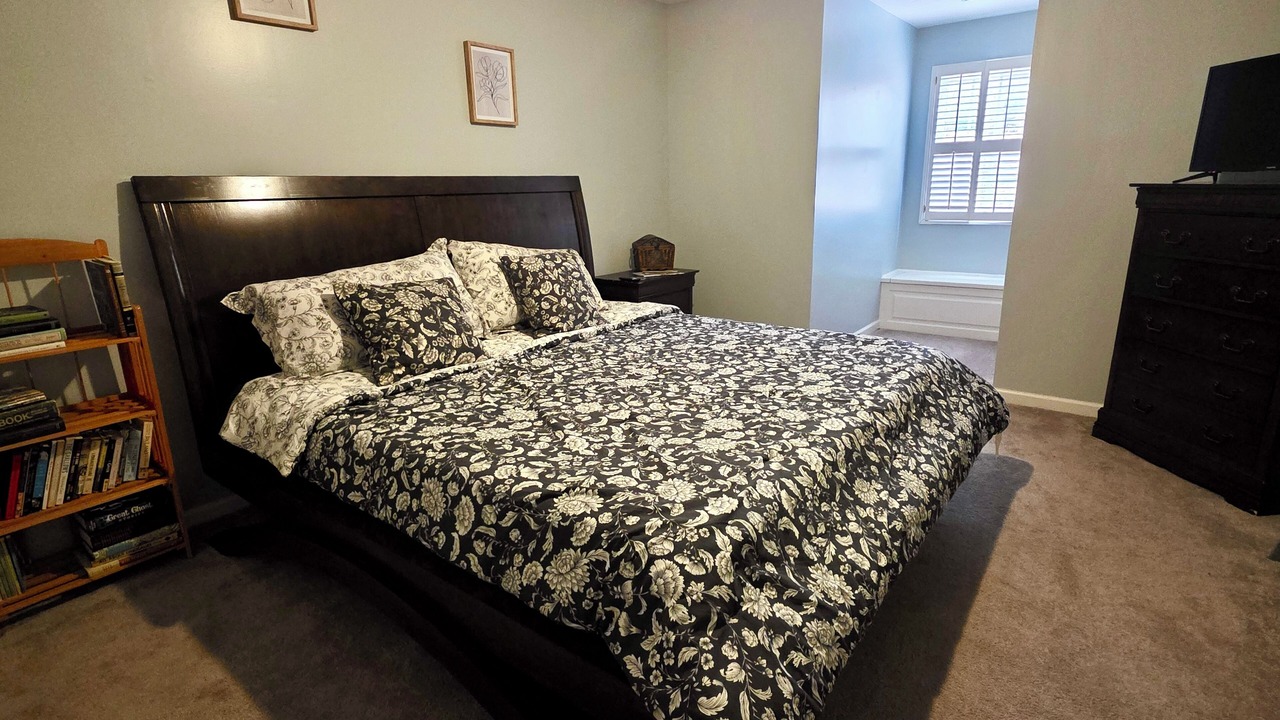 Photo of Bedroom in Langley