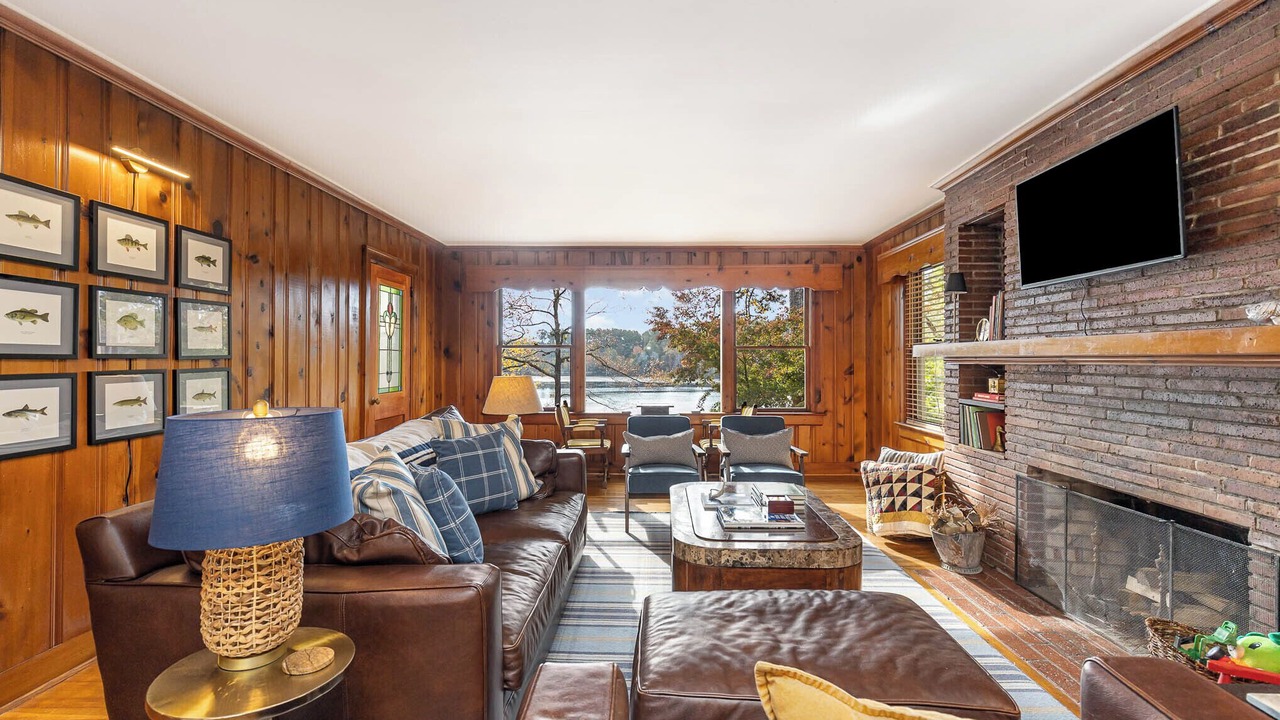 Photo of Livingroom in Lemon Springs