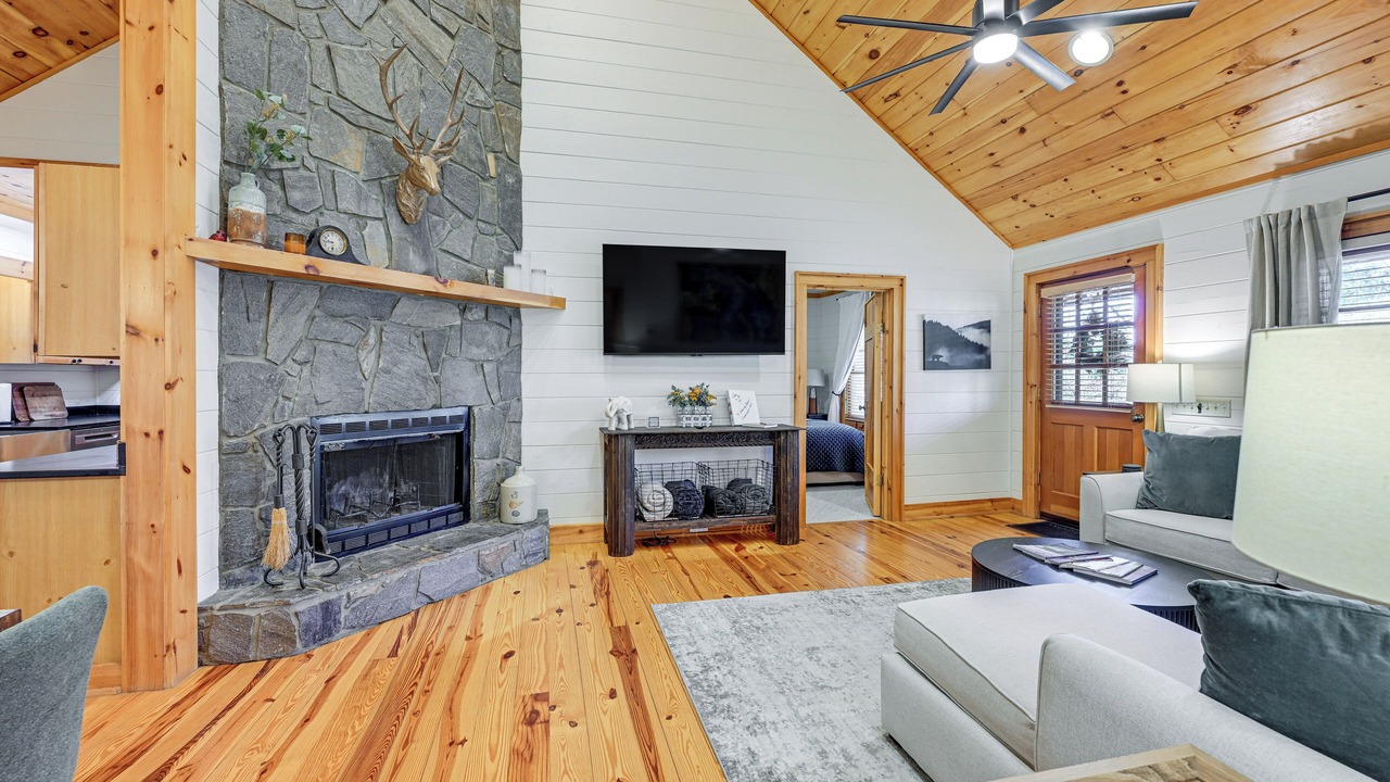 Photo of Livingroom in Cashiers
