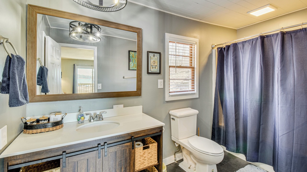 Photo of Bathroom in Reed Creek