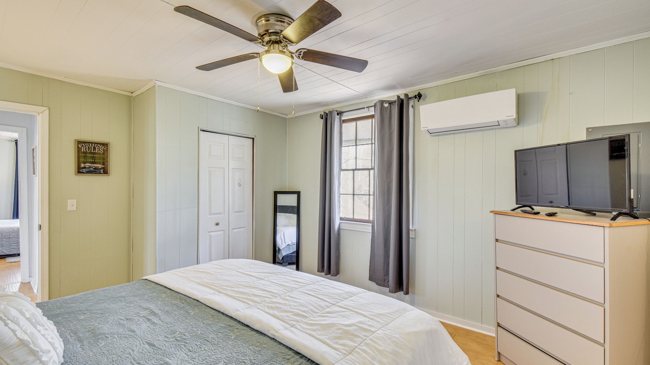 Photo of Bedroom in Reed Creek