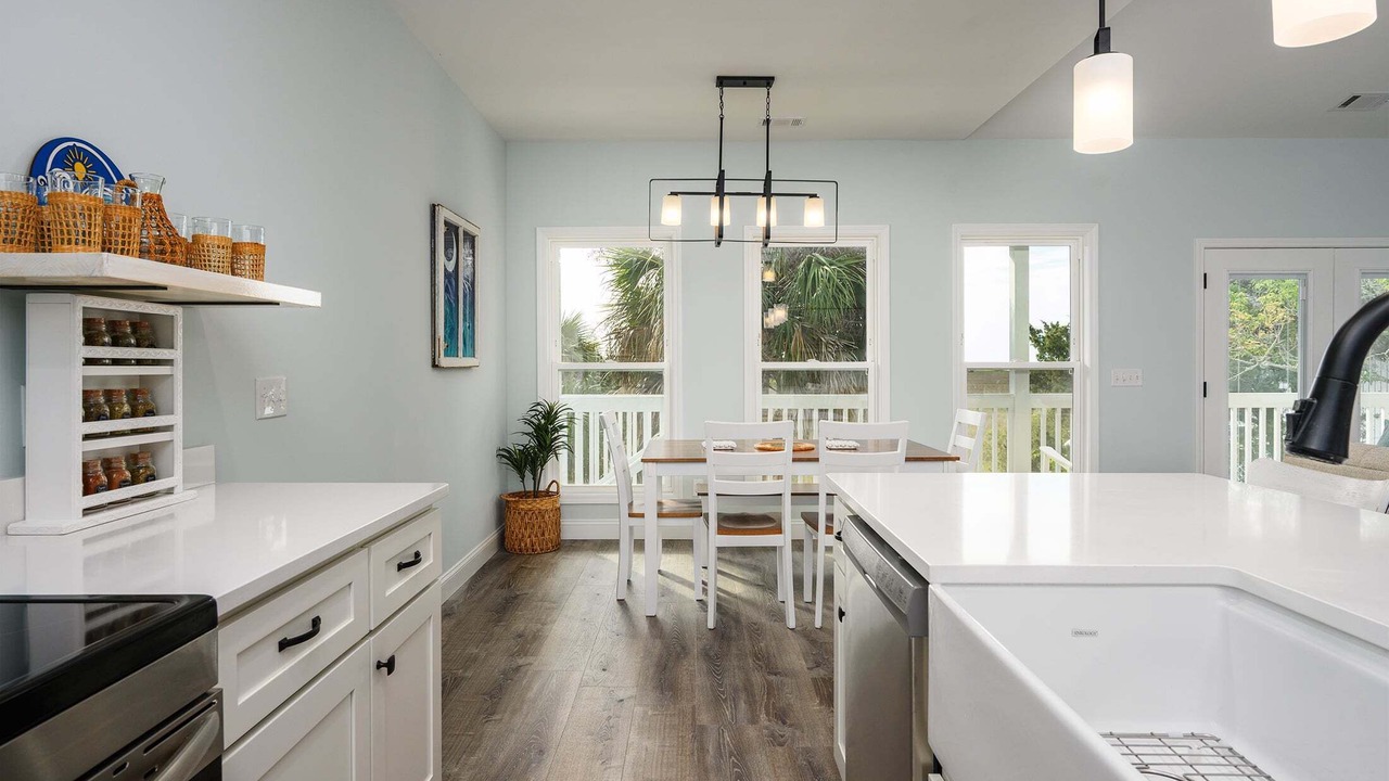 Photo of Kitchen in Oceanmarsh Subdivision