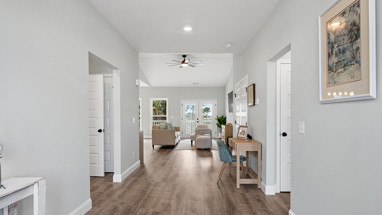 Photo of Livingroom in Oceanmarsh Subdivision