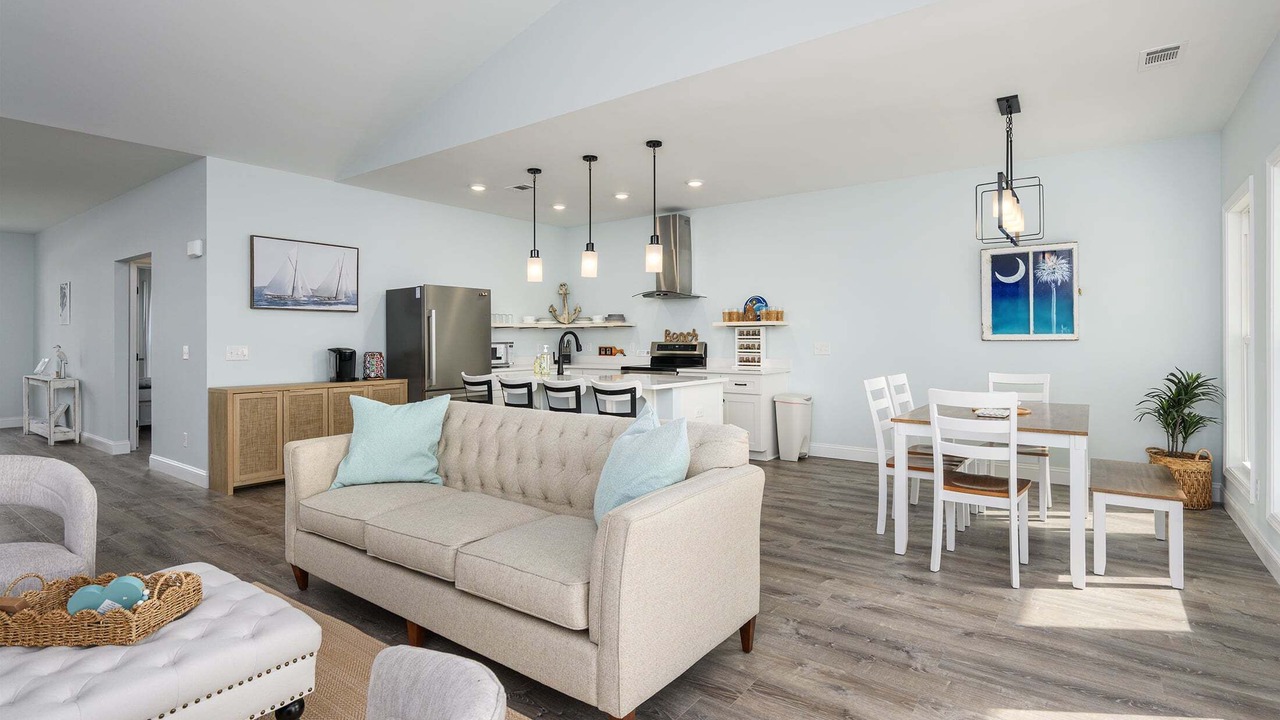 Photo of Livingroom in Oceanmarsh Subdivision