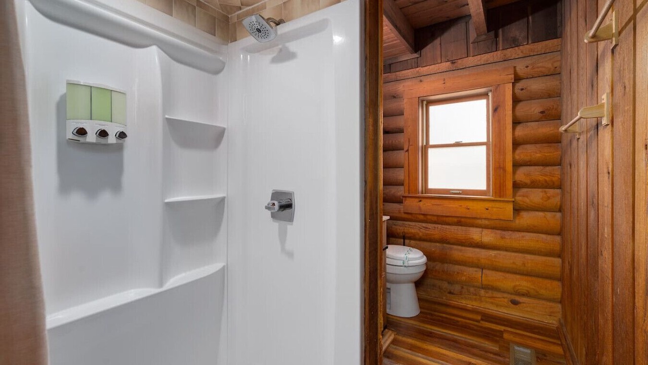 Photo of Bathroom in Auburndale